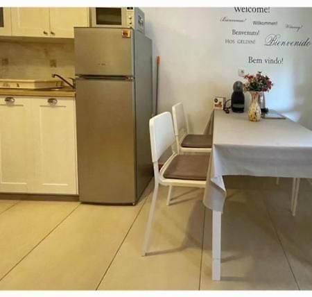 Apartamento Apartman Sorgo Zambratija  Exterior foto